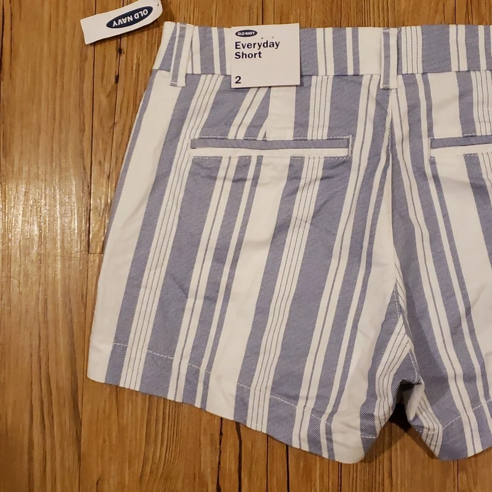 Old Navy Short - Picture 4 of 5